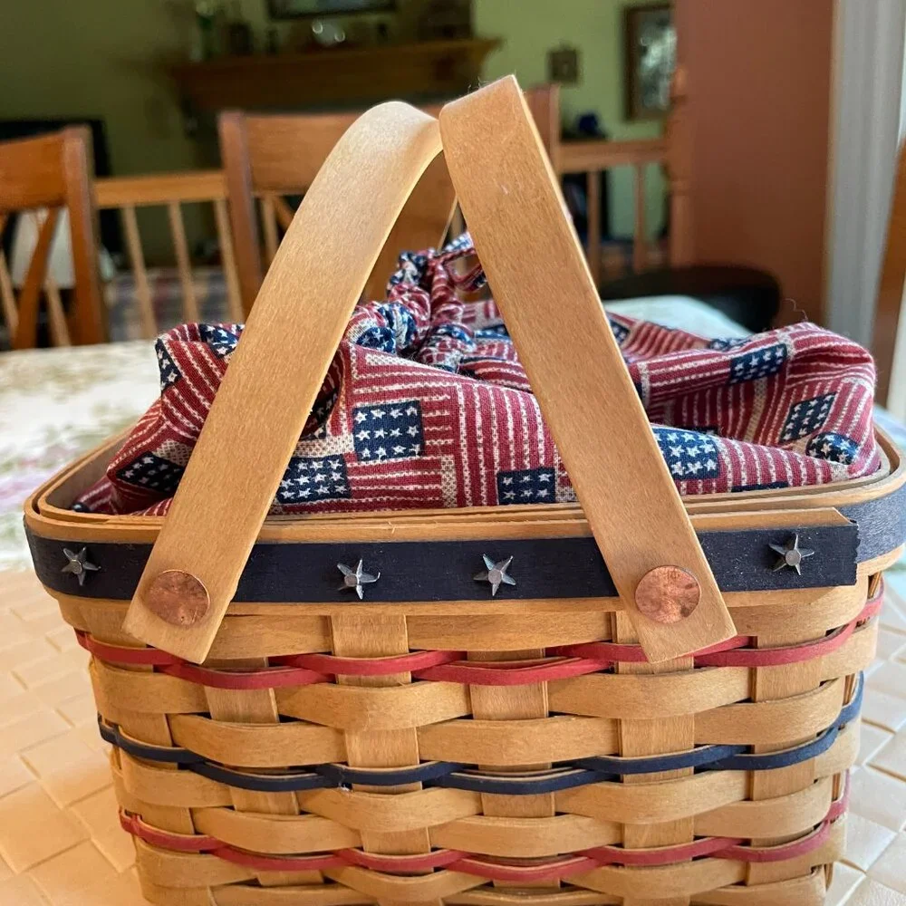 Longaberger 2002 Bee Basket with Protector, Fabric Liner & Handles
